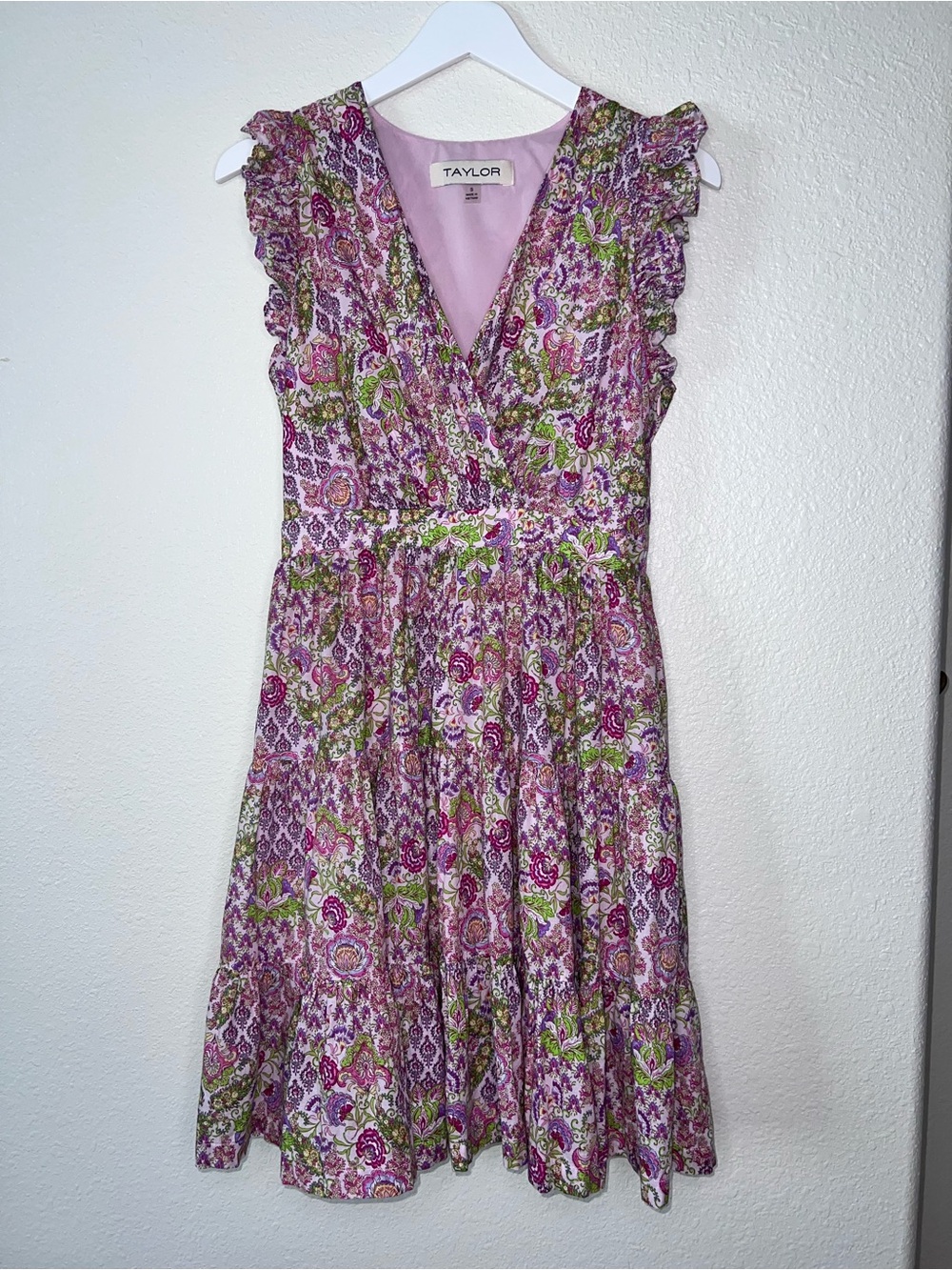 TAYLOR Pink Floral V-Neck Ruffle Sleeveless Dress Small Cotton